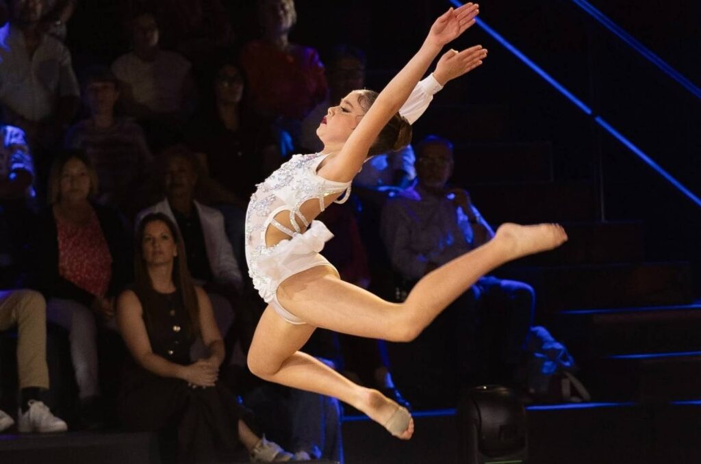 Jovem vilacondense Maria Clara Rajão conquista lugar na final de “Siga a Dança!”