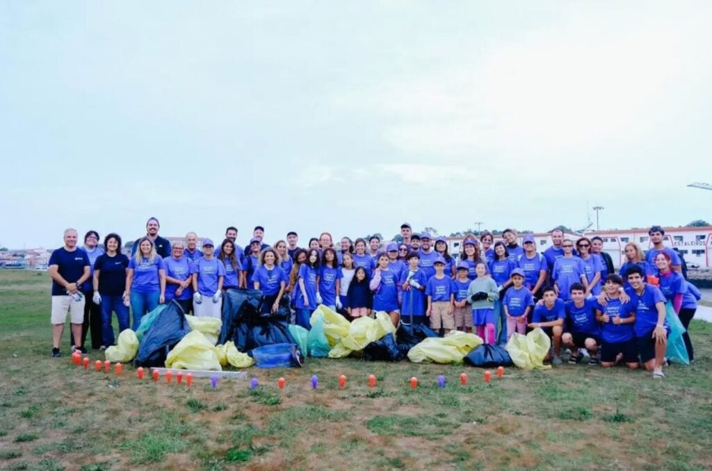 Sunset Beach Cleanup juntou participantes em ação de limpeza