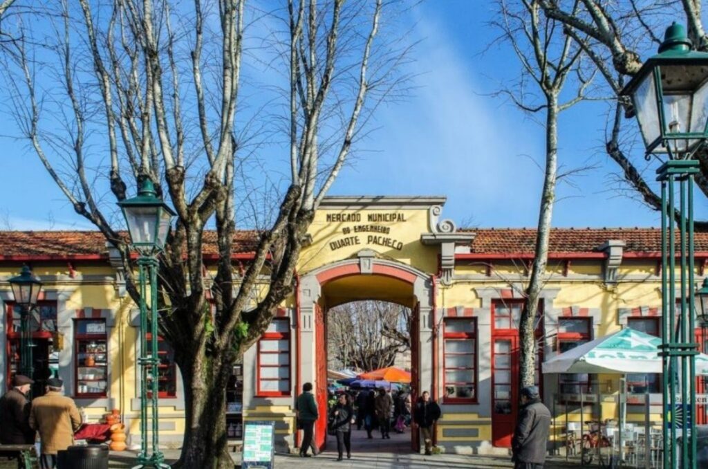 Câmara abre concurso para concessão de lojas no Mercado